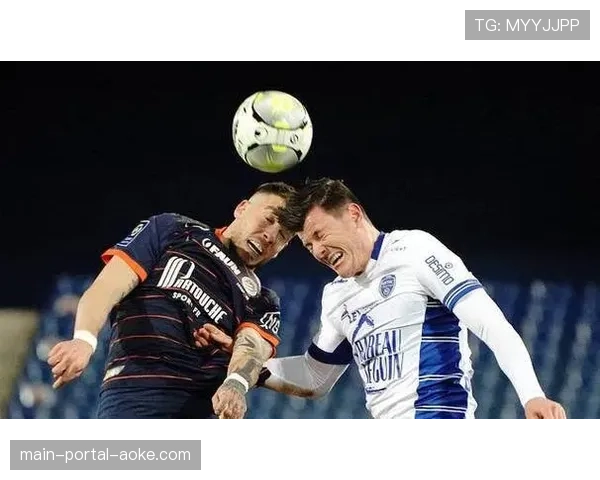 瞬间定格:终场哨响,为保级苦战90分钟的特鲁瓦球员累倒在己方禁区 瞬间定格:终场哨响,为保级苦战90分钟的特鲁瓦球员累倒在己方禁区